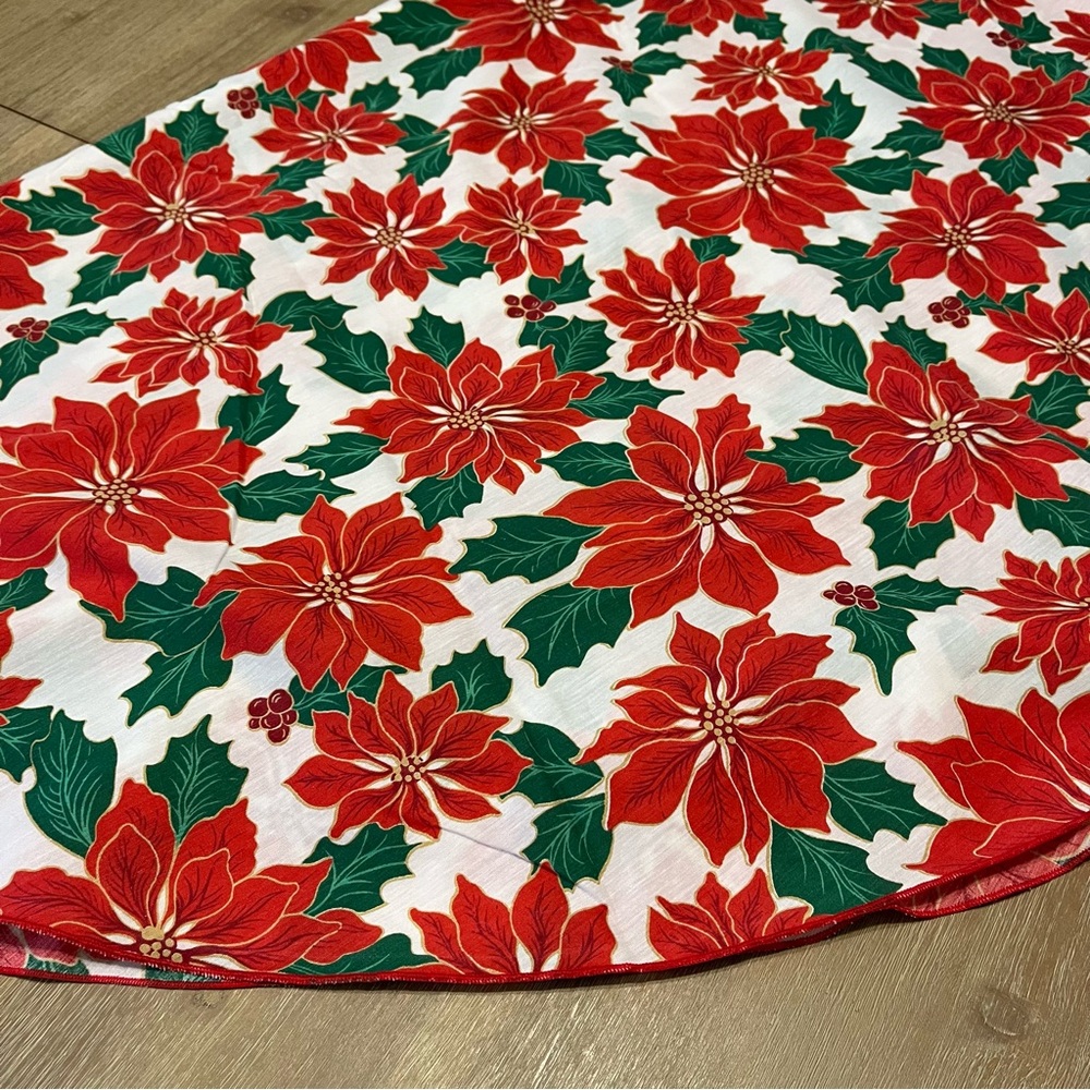 Festive Red and Green Poinsettia Tablecloth oblong/oval